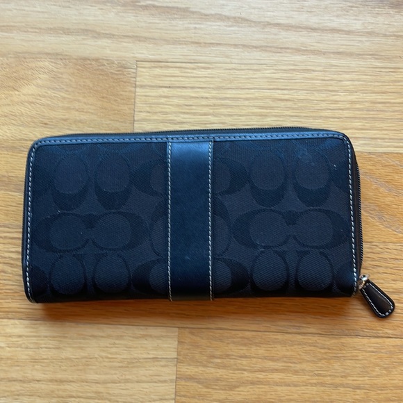 Coach logo canvas accordion style wallet - Picture 2 of 9